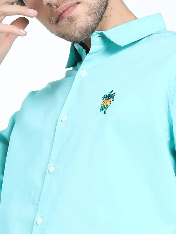  Highlander Men Blue Solid Slim Fit Casual Shirts