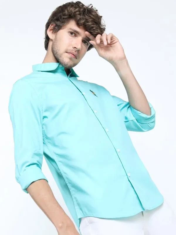 Highlander Men Blue Solid Slim Fit Casual Shirts