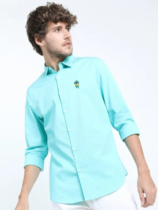  Highlander Men Blue Solid Slim Fit Casual Shirts