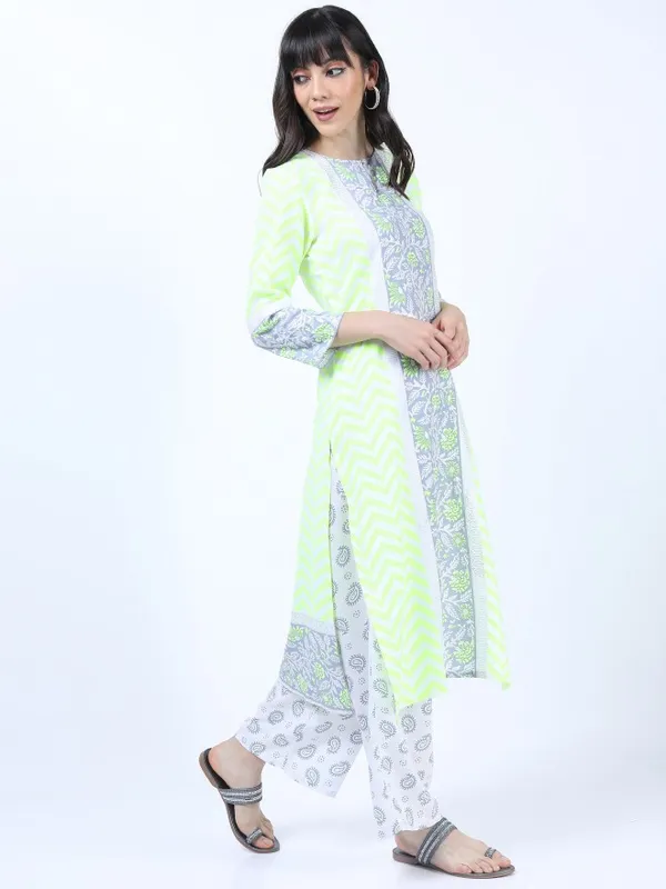  Vishudh Women Yellow Printed Kurta Sets