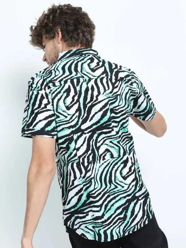  Highlander Men Black Printed Slim Fit Casual Shirts