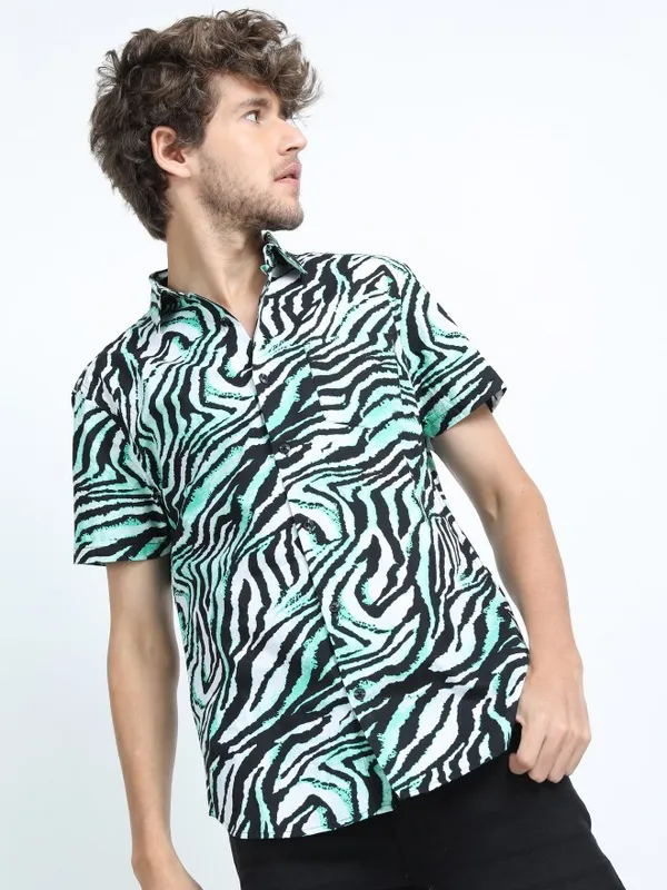 Highlander Men Black Printed Slim Fit Casual Shirts