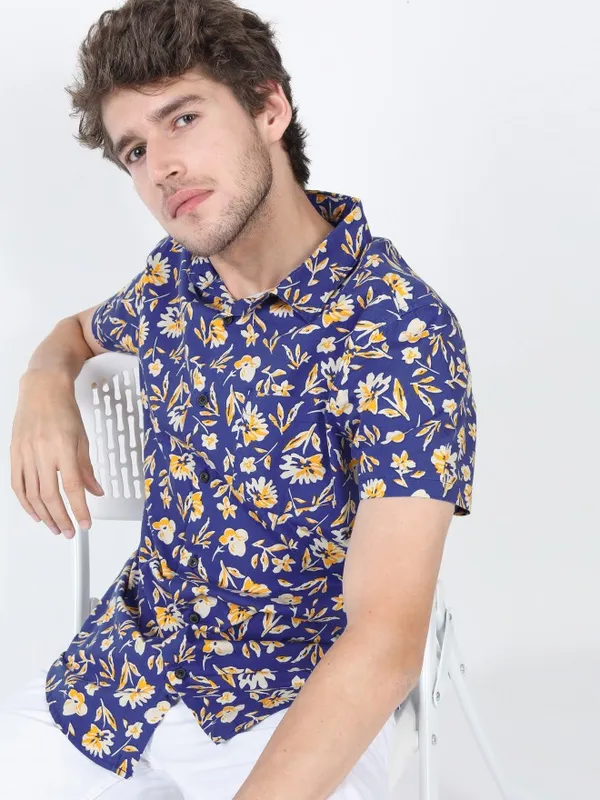 Men Slim Fit Casual Shirt