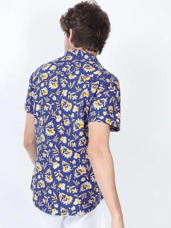 Men Slim Fit Casual Shirt