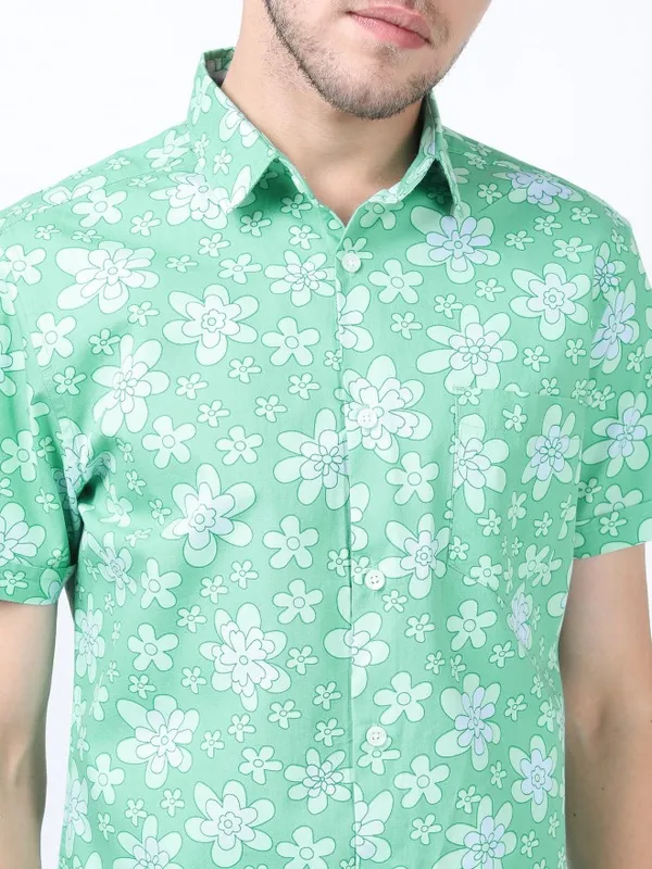  Highlander Men Green Printed Slim Fit Casual Shirts