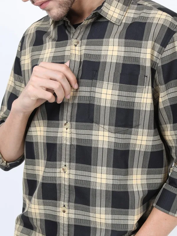  Highlander Men Black Checked Slim Fit Casual Shirts