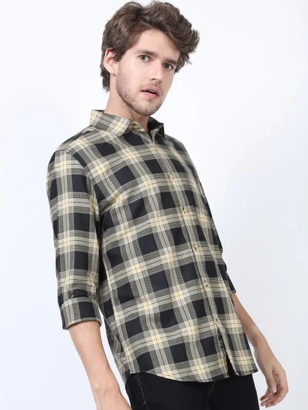  Highlander Men Black Checked Slim Fit Casual Shirts