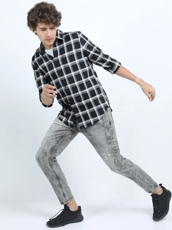  Highlander Men Black Checked Slim Fit Casual Shirts