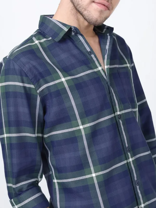  Highlander Men Navy Blue Checked Slim Fit Casual Shirts