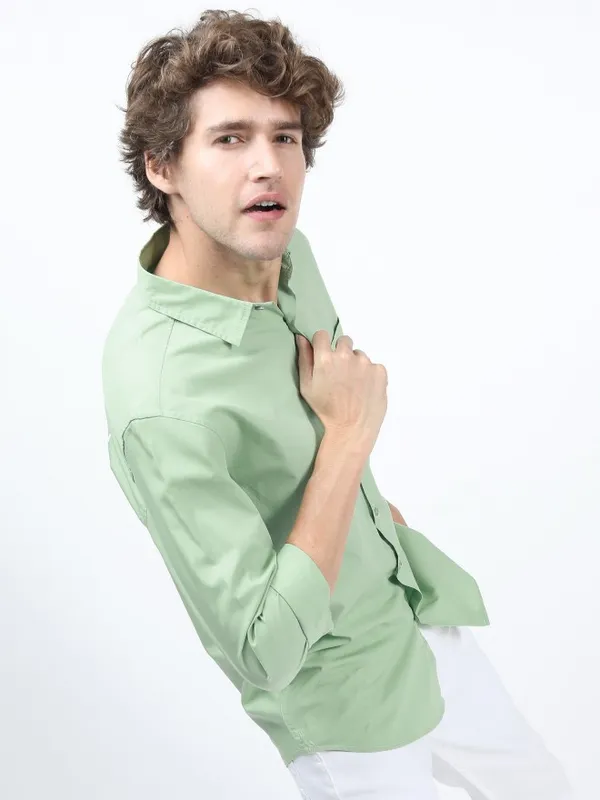  Locomotive Men Green Printed Slim Fit Casual Shirts