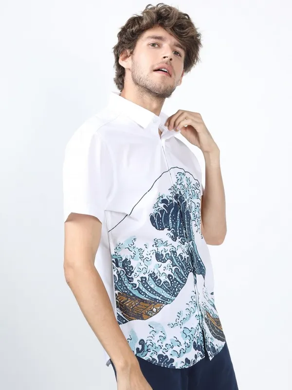  Highlander Men White Printed Slim Fit Casual Shirts