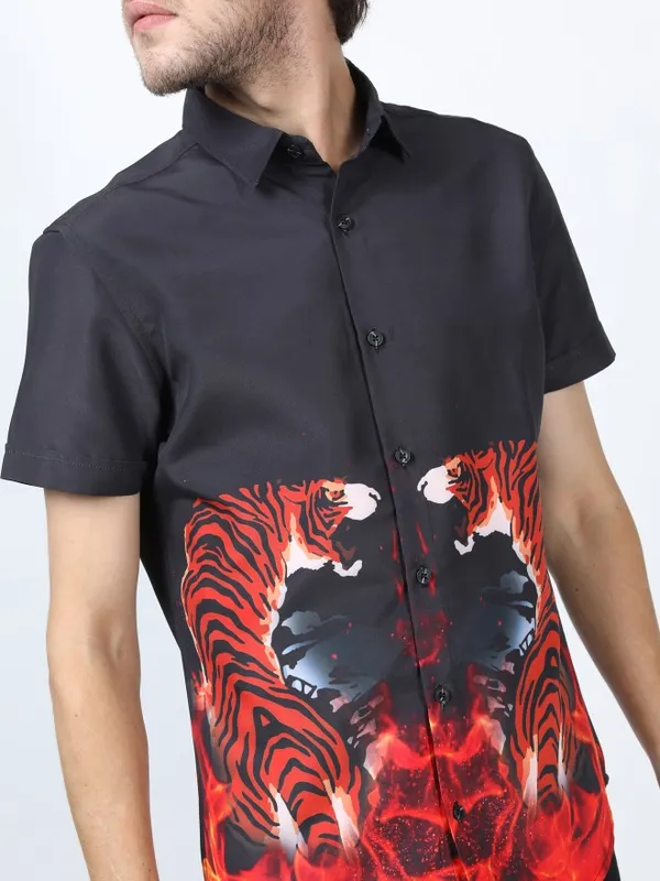 Men Slim Fit Casual Shirt