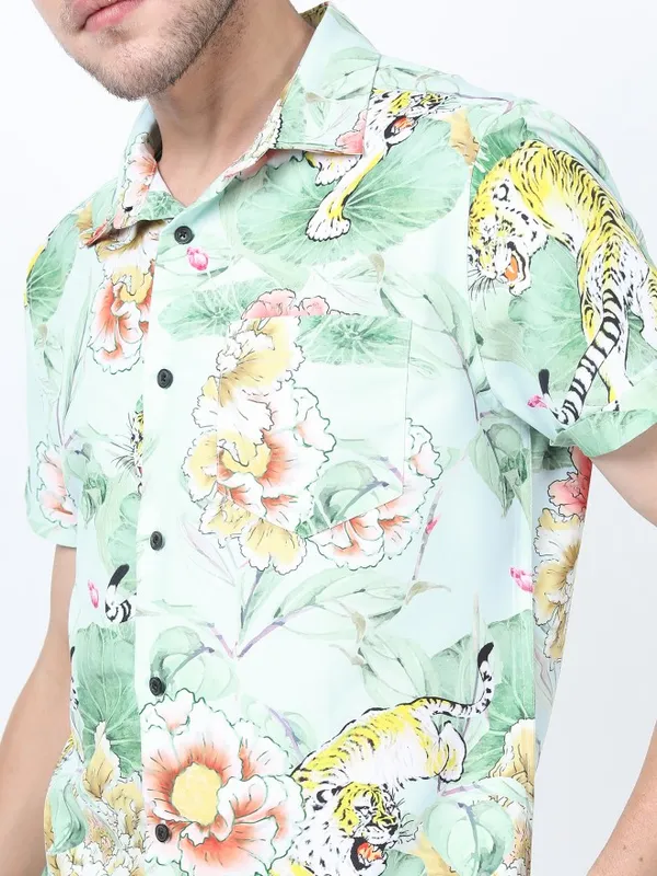 Highlander Men Green Printed Slim Fit Casual Shirt