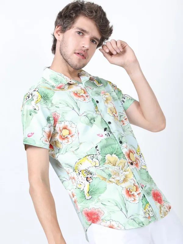 Highlander Men Green Printed Slim Fit Casual Shirt