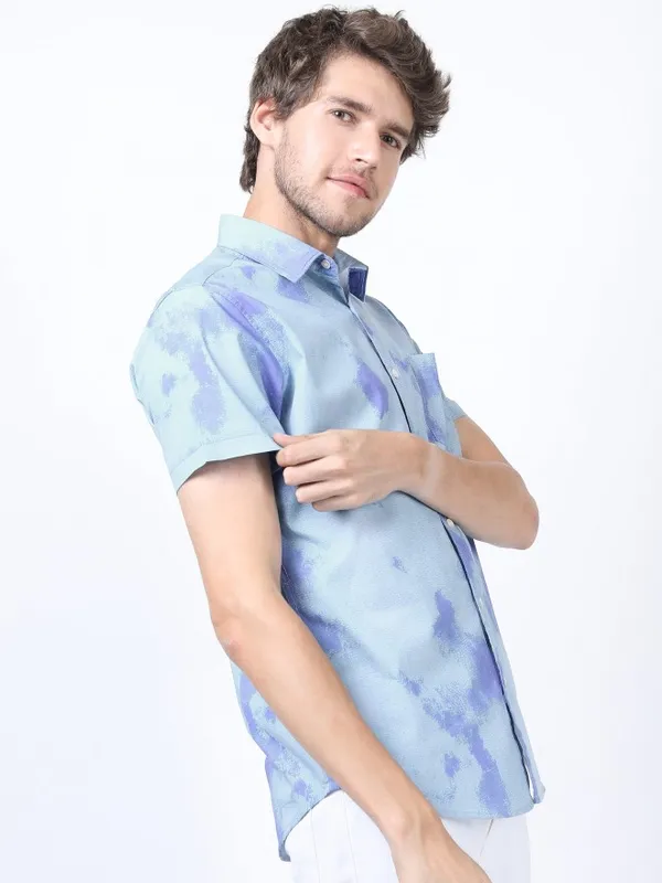 Men Slim Fit Casual Shirt