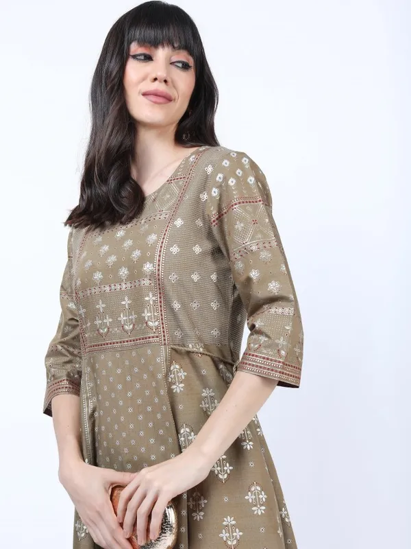  Vishudh Women Green Printed Straight Kurtas