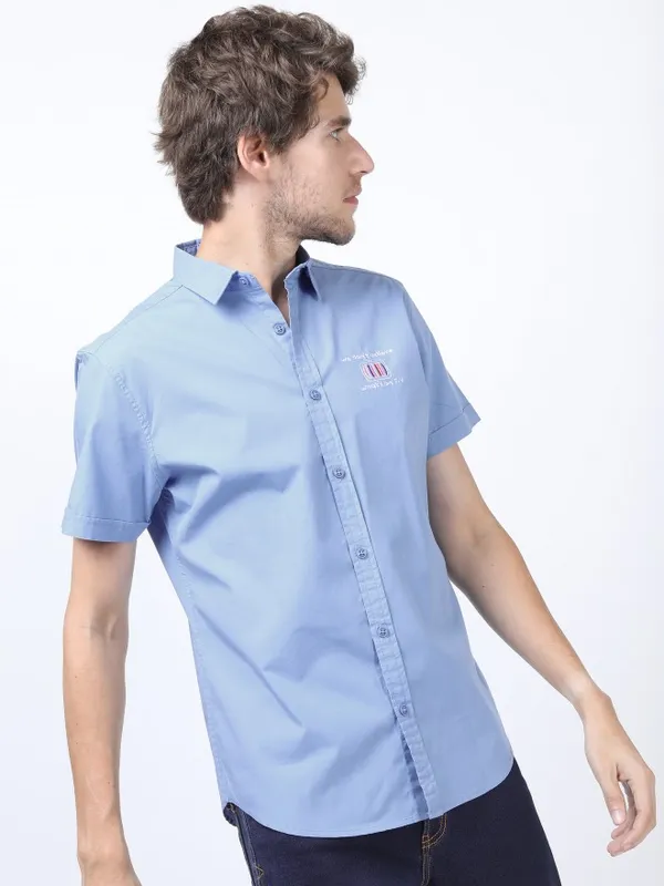  Locomotive Men Blue Solid Slim Fit Casual Shirts