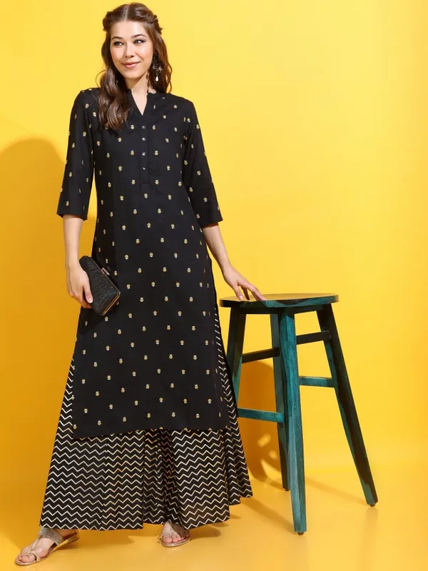  Vishudh Women Black Printed Flared Palazzos