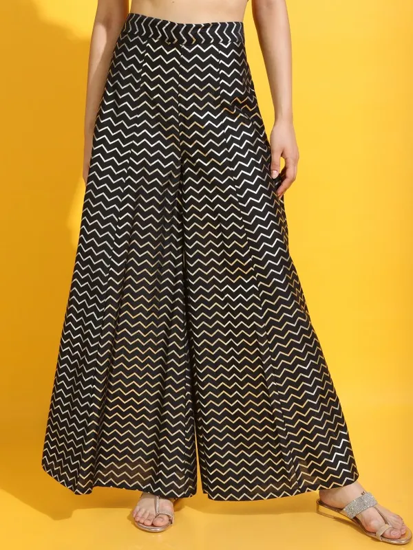  Vishudh Women Black Printed Flared Palazzos