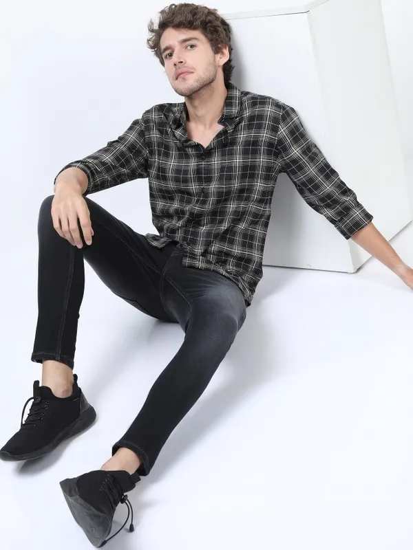  Ketch Men Black Checked Slim Fit Casual Shirts
