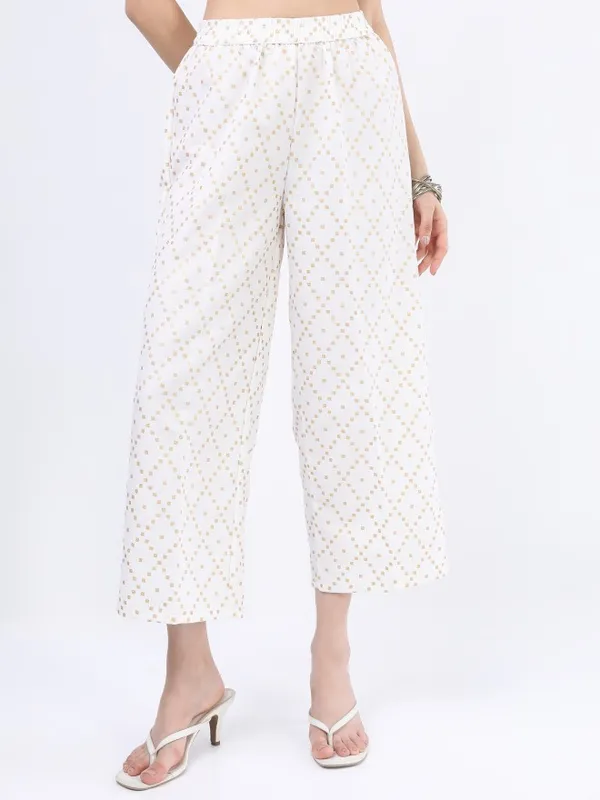  Vishudh Women Beige Printed Kurta Sets