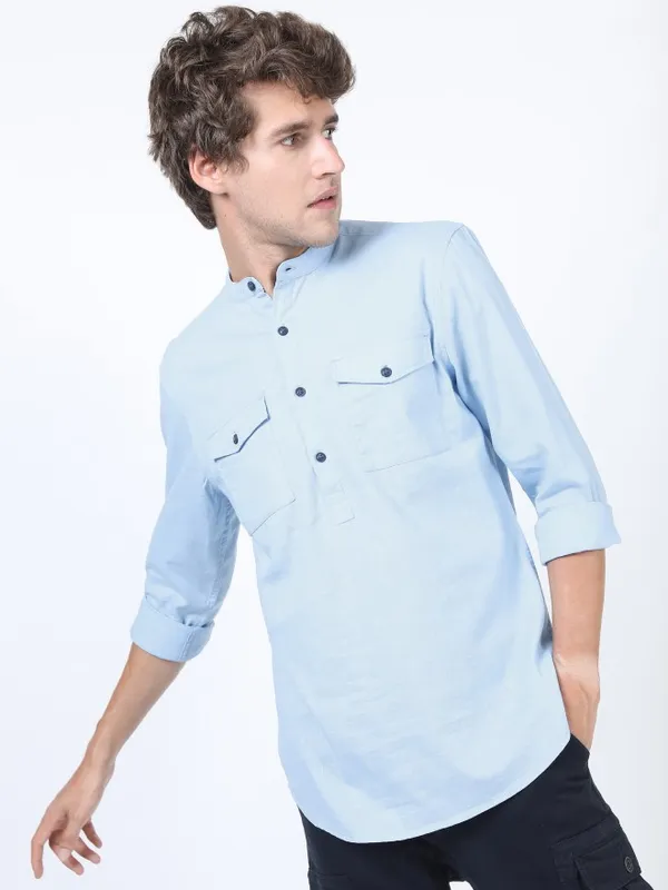  Highlander Men Blue Solid Slim Fit Casual Shirts