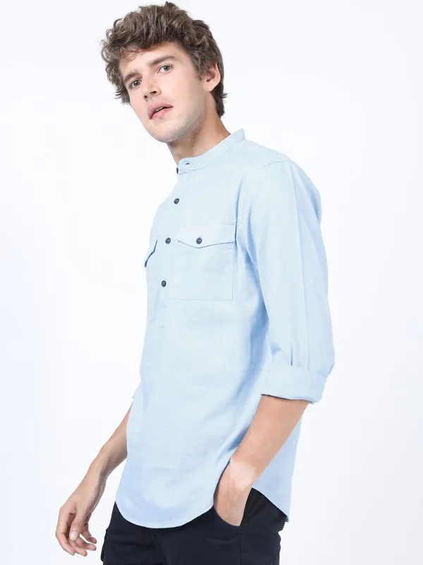  Highlander Men Blue Solid Slim Fit Casual Shirts