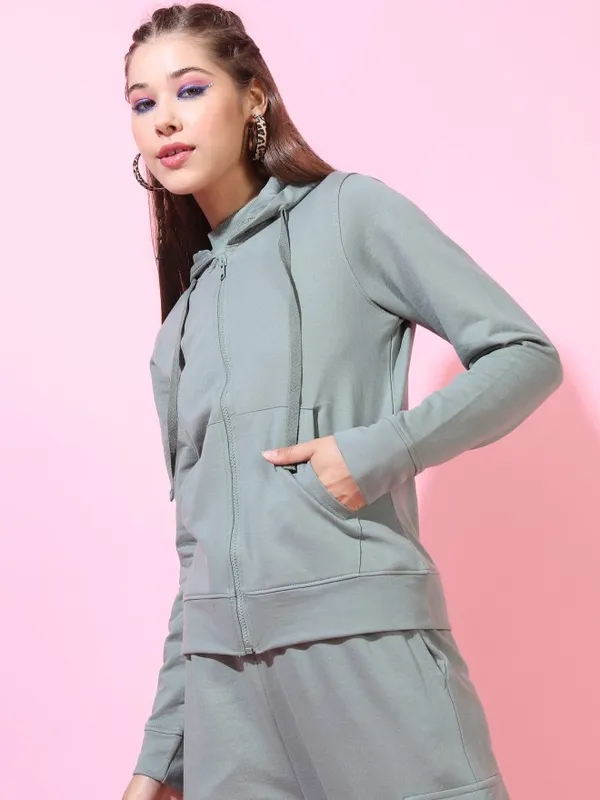  Tokyo Talkies Women Olive Solid Front-Open Round Neck Sweatshirts