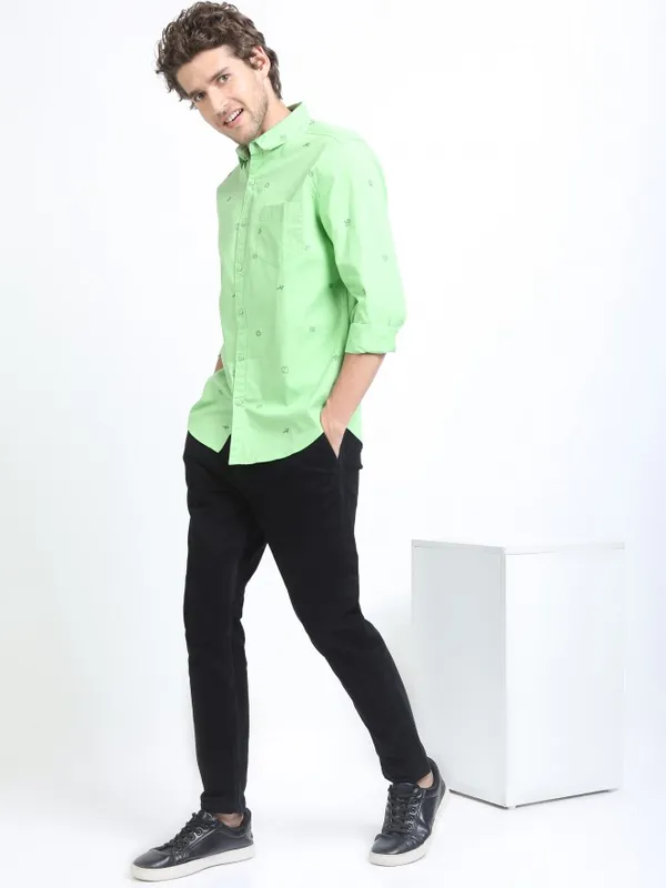  Ketch Men Green Printed Slim Fit Casual Shirts