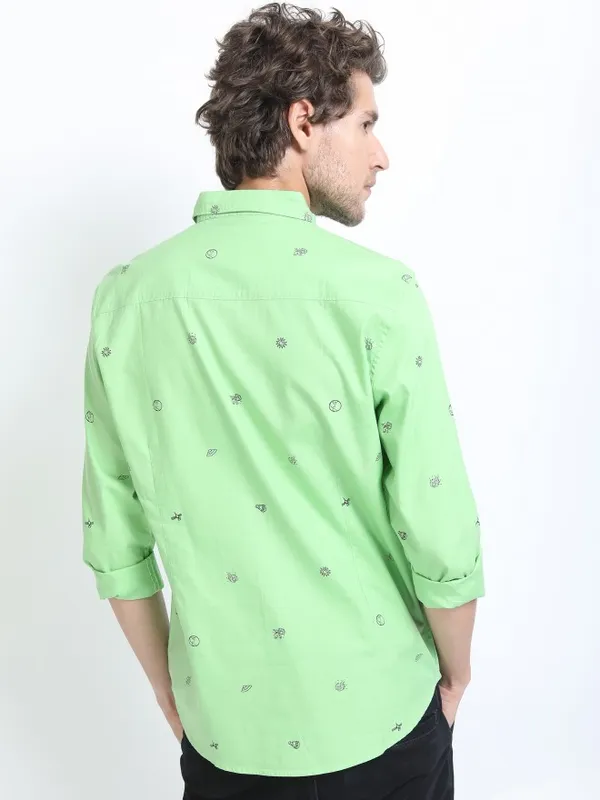  Ketch Men Green Printed Slim Fit Casual Shirts
