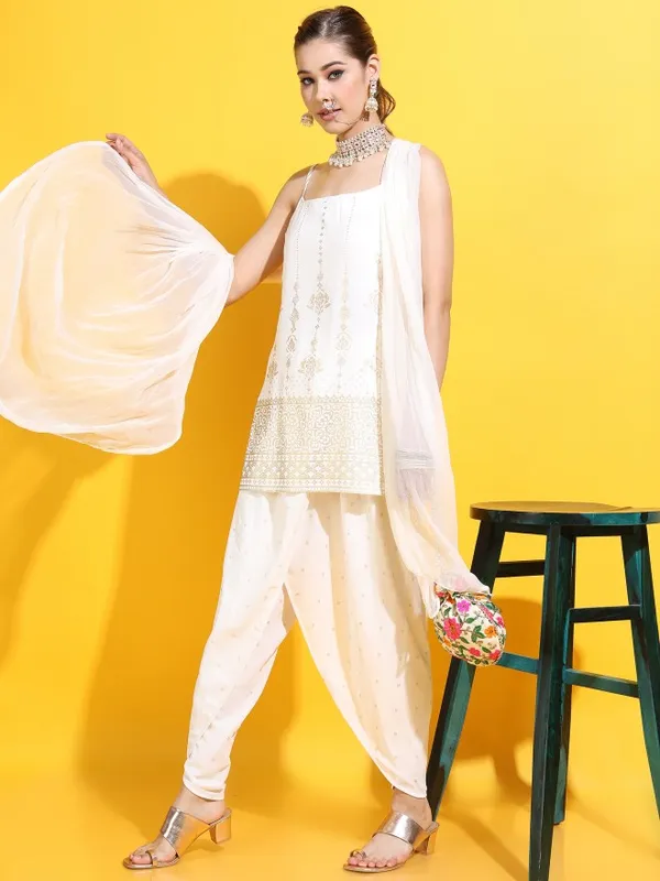  Vishudh Women Off White Printed Kurta Sets