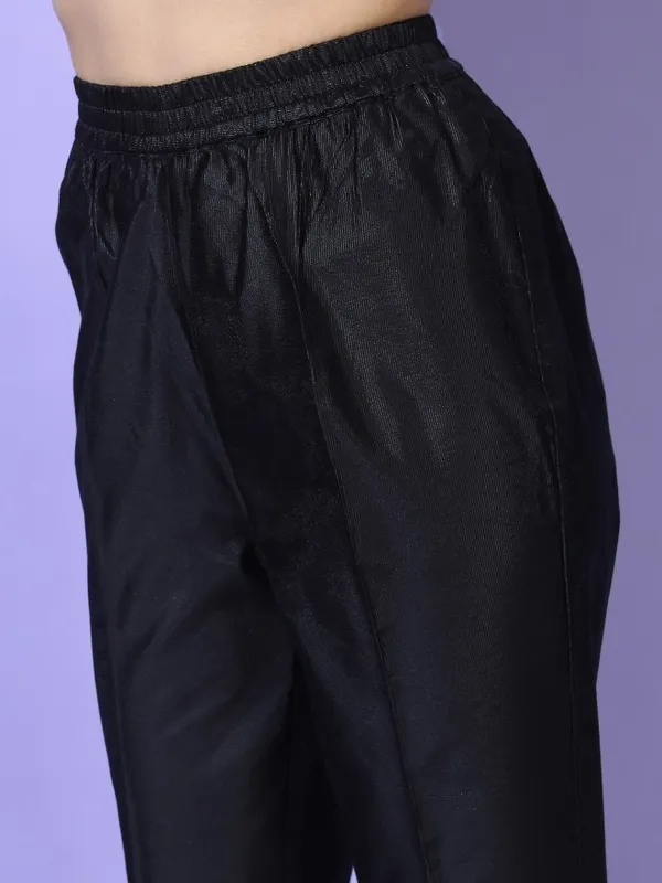  Vishudh Women Black Printed Kurta Sets