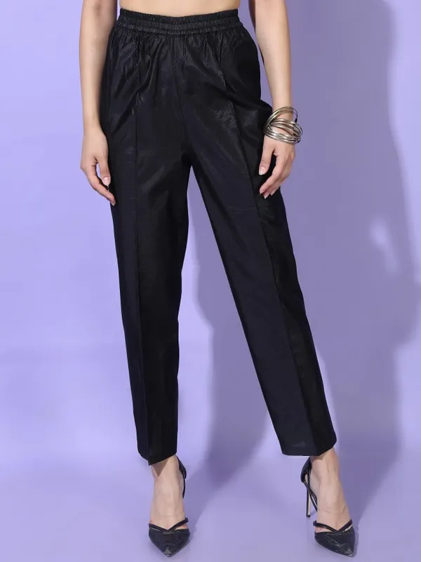  Vishudh Women Black Printed Kurta Sets