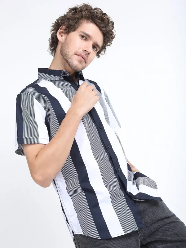 Men Slim Fit Casual Shirt