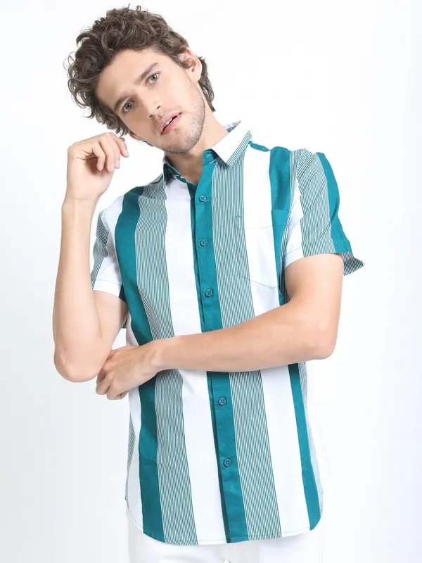  Highlander Men Green Striped Slim Fit Casual Shirts
