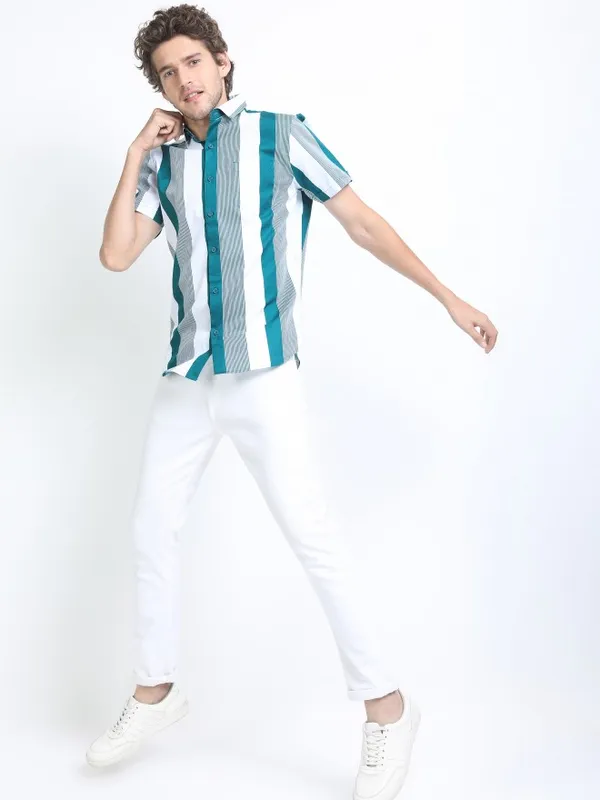  Highlander Men Green Striped Slim Fit Casual Shirts