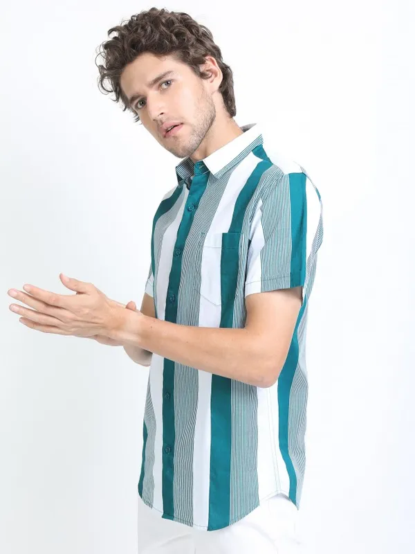  Highlander Men Green Striped Slim Fit Casual Shirts