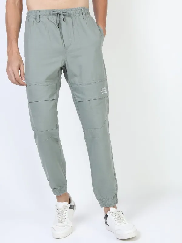  Highlander Men Grey Regular Fit Solid Casual Trousers