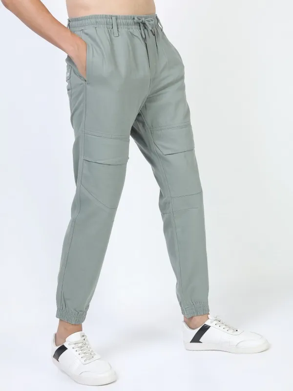  Highlander Men Grey Regular Fit Solid Casual Trousers