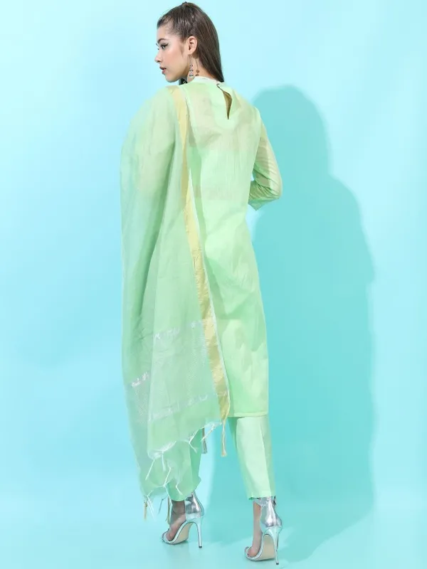  Vishudh Women Green Printed Kurta Sets