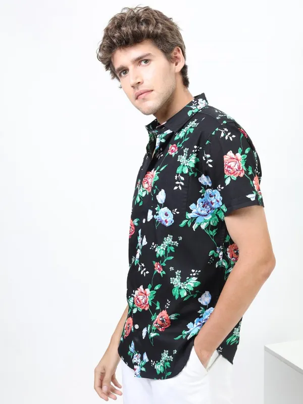 Men Slim Fit Casual Shirt