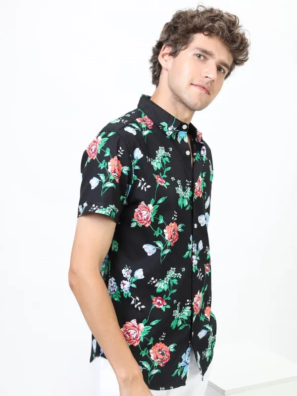 Men Slim Fit Casual Shirt