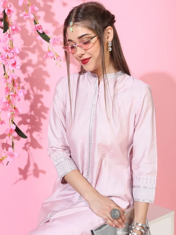  Vishudh Women Pink Solid Kurta Sets