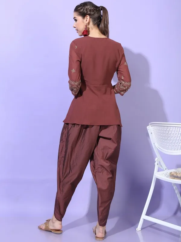  Vishudh Women Maroon Printed Kurta Sets