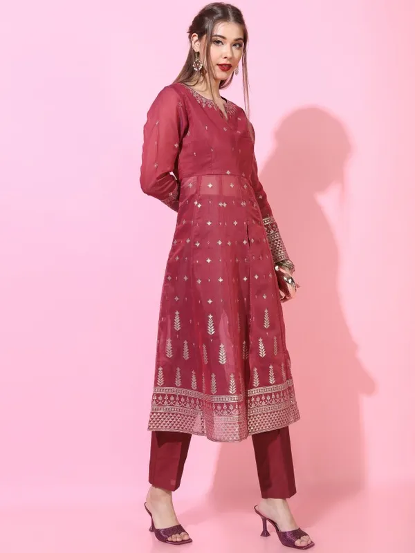  Vishudh Women Red Printed Straight Kurta Sets