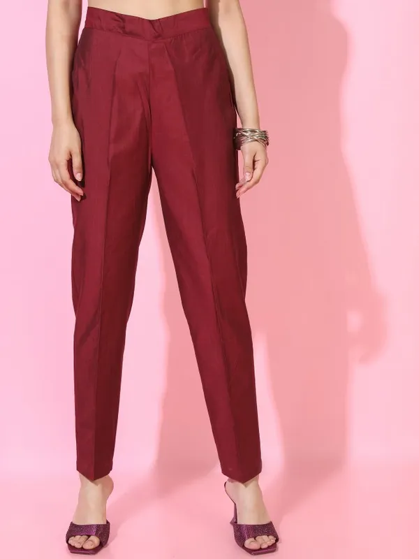  Vishudh Women Red Printed Straight Kurta Sets
