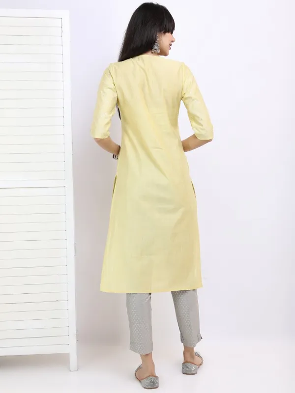  Vishudh Women Yellow Printed Straight Kurtas