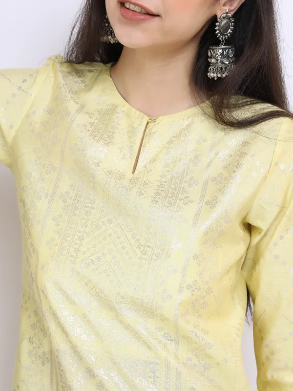 Vishudh Women Yellow Printed Straight Kurtas