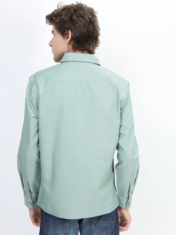  Highlander Men Green Solid Slim Fit Casual Shirts