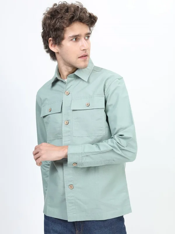  Highlander Men Green Solid Slim Fit Casual Shirts